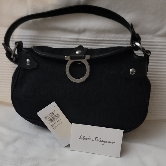 Salvatore Ferragamo Handbags - Salvatore Ferragamo Black Shoulder Bag